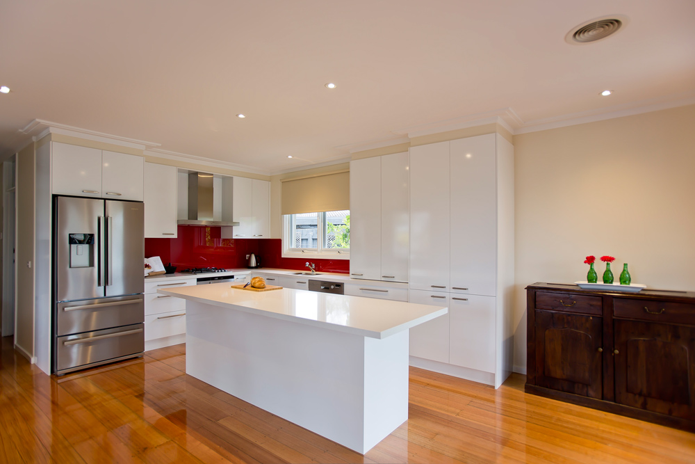 polar-white-laminex-silk-ocean-foam-caesarstone-red-glass-splashback-island-bench-kitchen-update-1